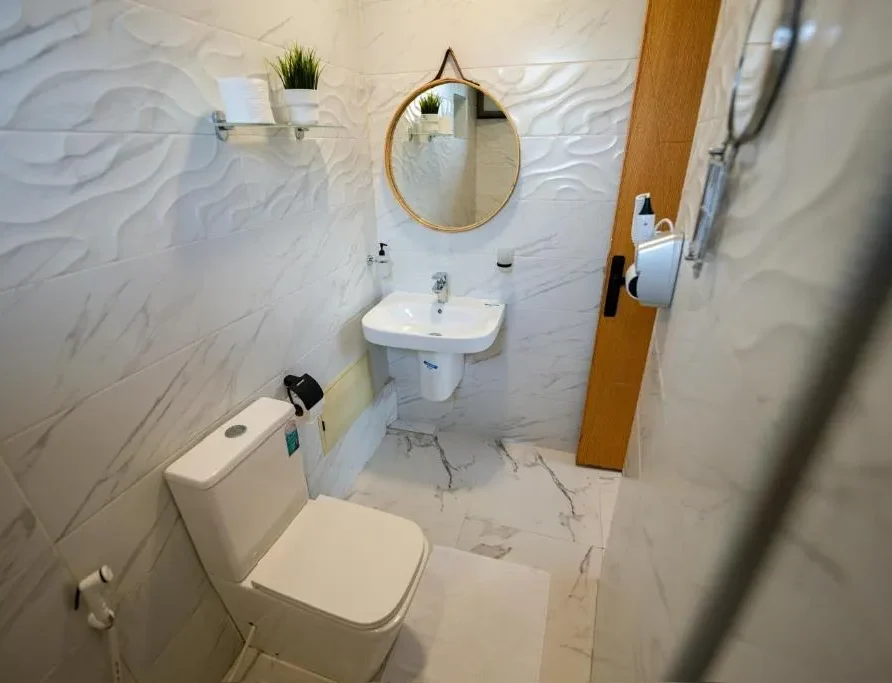 bathroom of cathedral room in imsouane hotel